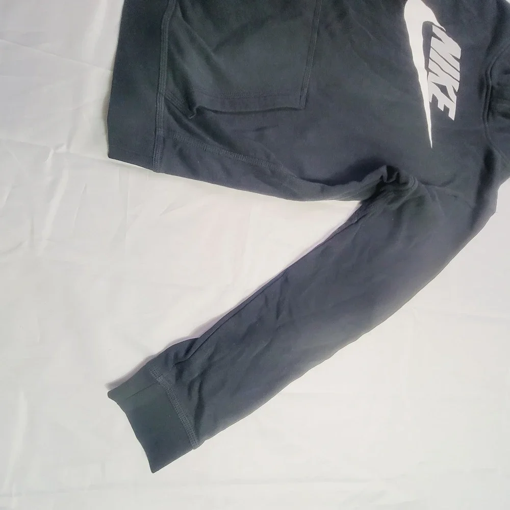 Nike Boys Sportswear Pullover Hoodie Size XL Black Fleece Logo Swoosh B7